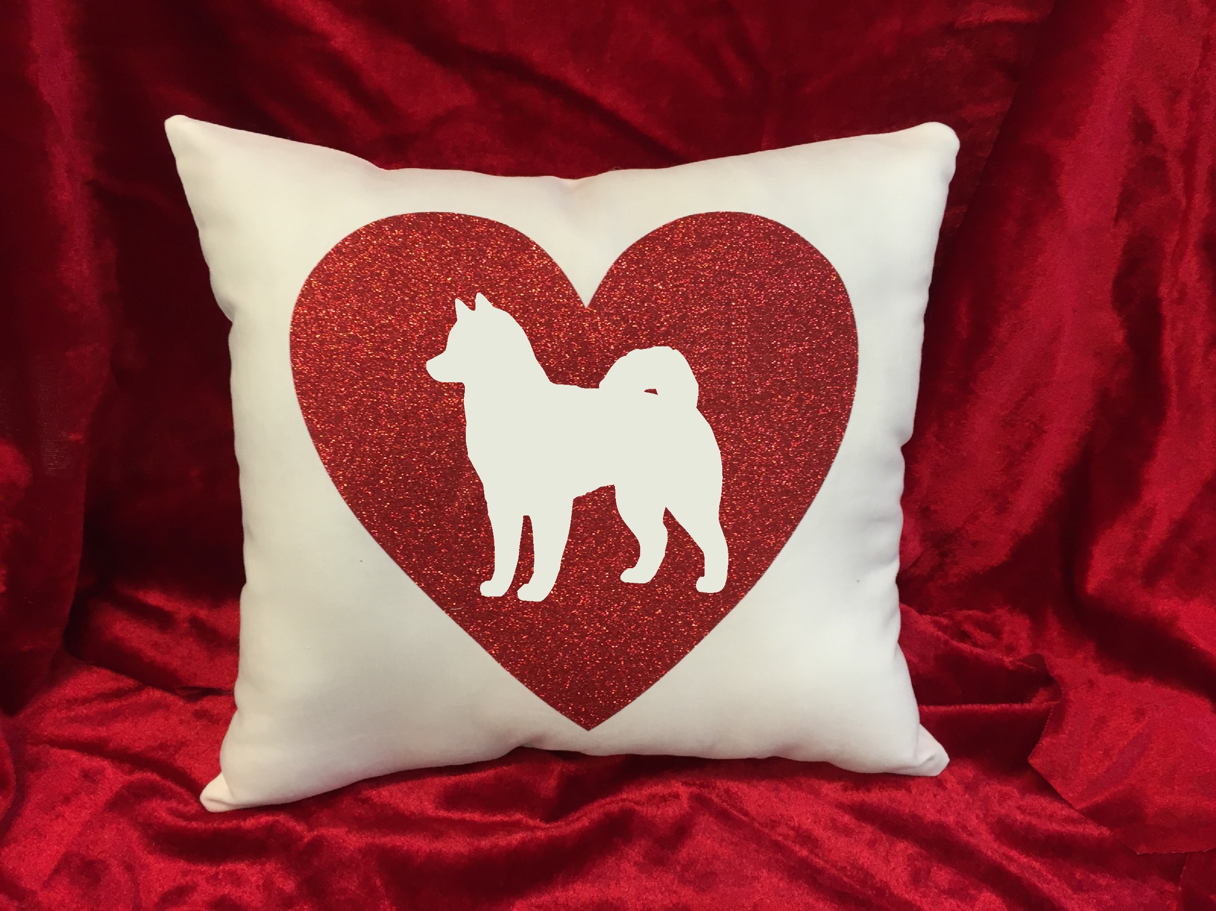 Dogs - Throw Pillow - Alaskan Malamute